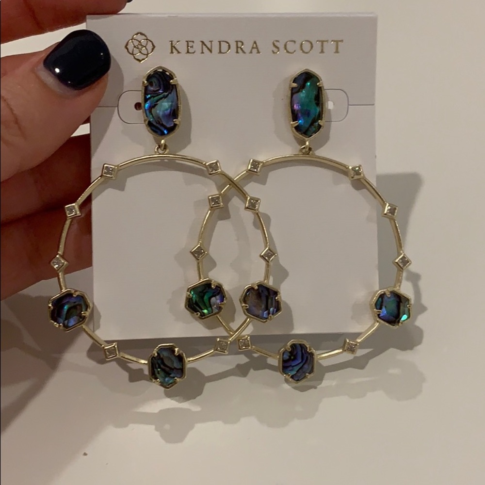 Gold Kendra Scott front facing hoops
